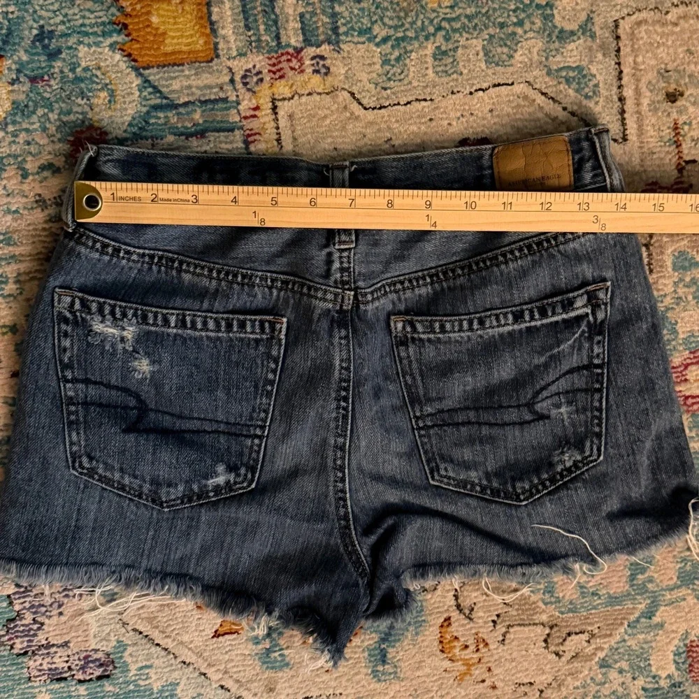 American Eagle Denim Shorts Womens 6 Blue Excellent Floral Embroidered Cut Off